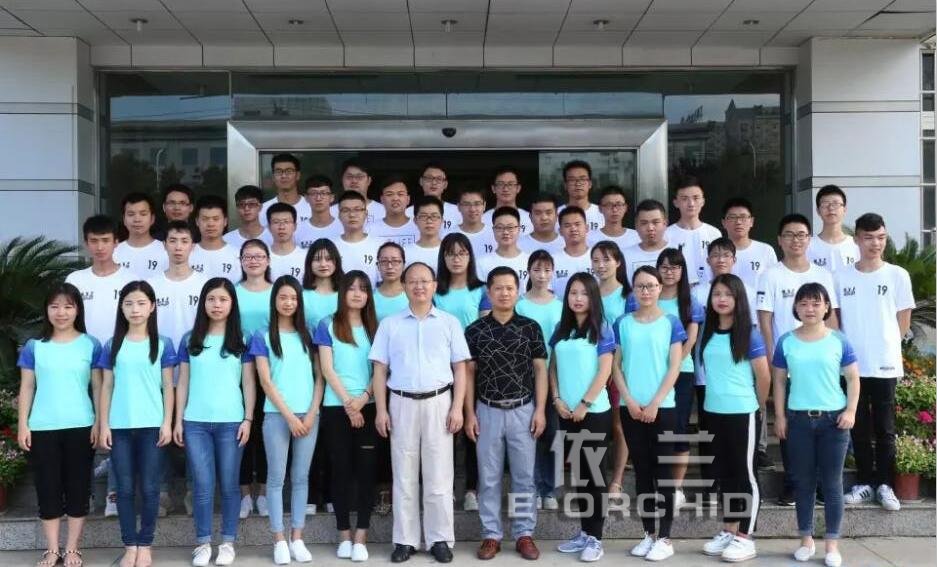 中國(guó)航天工作服定制集體照