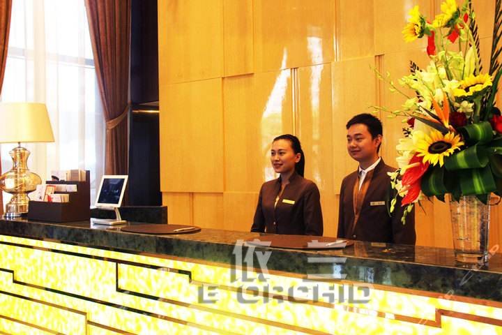 酒店工作服前臺照