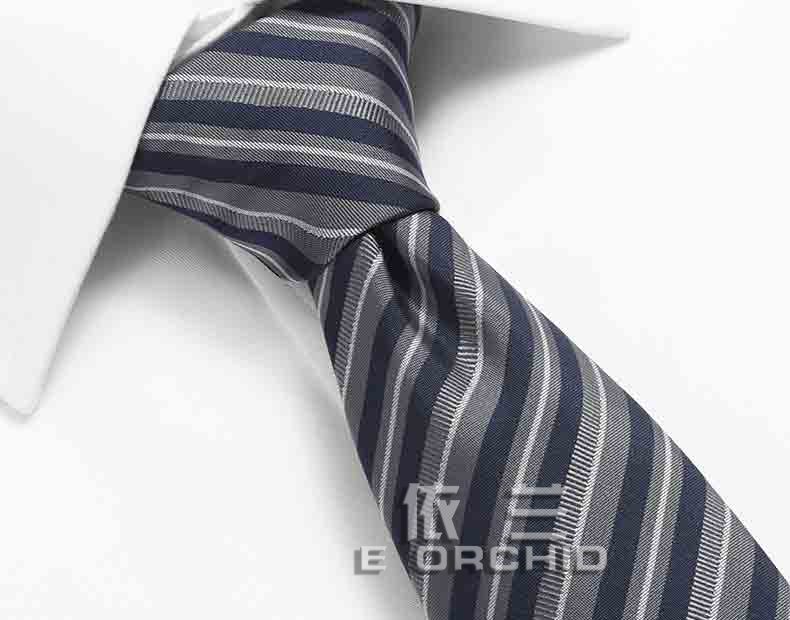 男士條紋西裝領帶細節圖