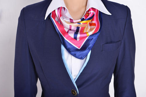 中國移動通信員工工作服絲巾門襟細節圖